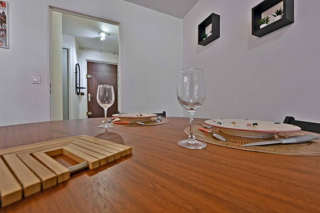Ferienwohnung Les Comtadins - Parking Gratuit - Balcon - Clim Avignon Exterior foto